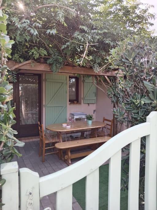 Jolie Maisonnette Dans Residence Calme Avec Piscine Le Barcarès Dış mekan fotoğraf